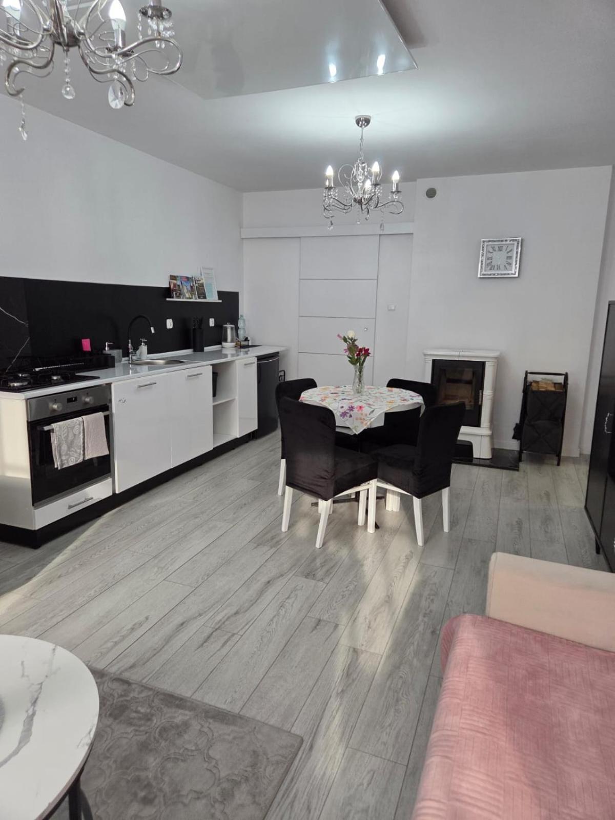 Apartment Z Kominkiem Retroglam *